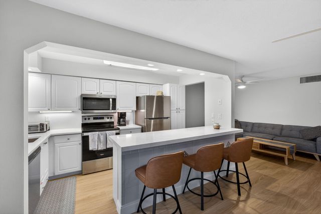 108 Paradise Harbour Boulevard 305, North Palm Beach, FL 33408