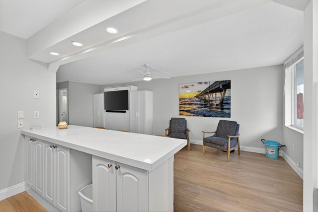 108 Paradise Harbour Boulevard 305, North Palm Beach, FL 33408