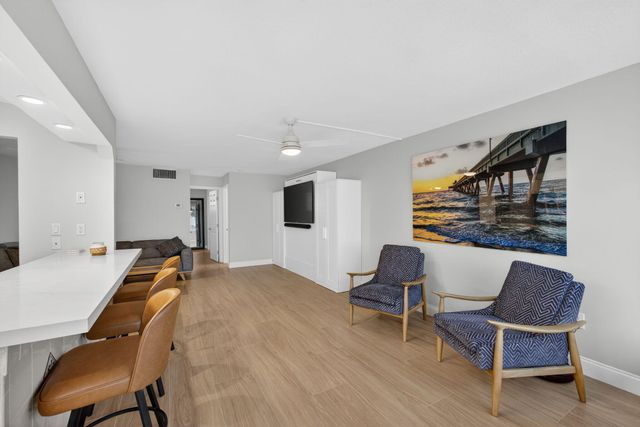 108 Paradise Harbour Boulevard 305, North Palm Beach, FL 33408