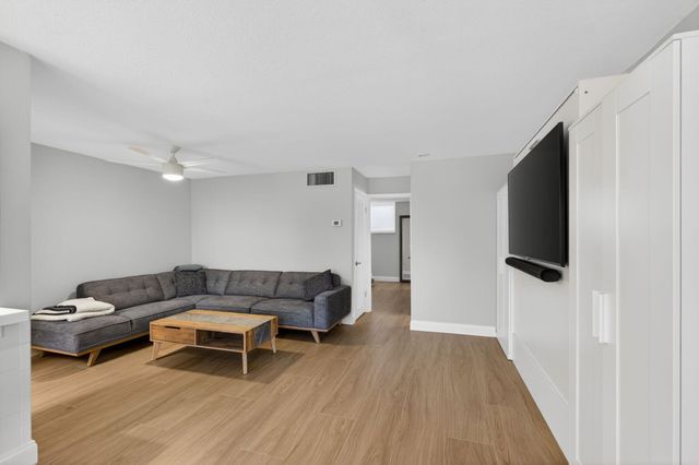 108 Paradise Harbour Boulevard 305, North Palm Beach, FL 33408