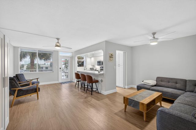 108 Paradise Harbour Boulevard 305, North Palm Beach, FL 33408