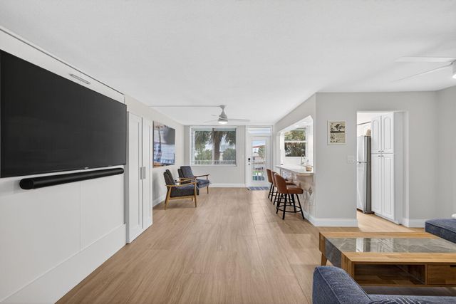 108 Paradise Harbour Boulevard 305, North Palm Beach, FL 33408