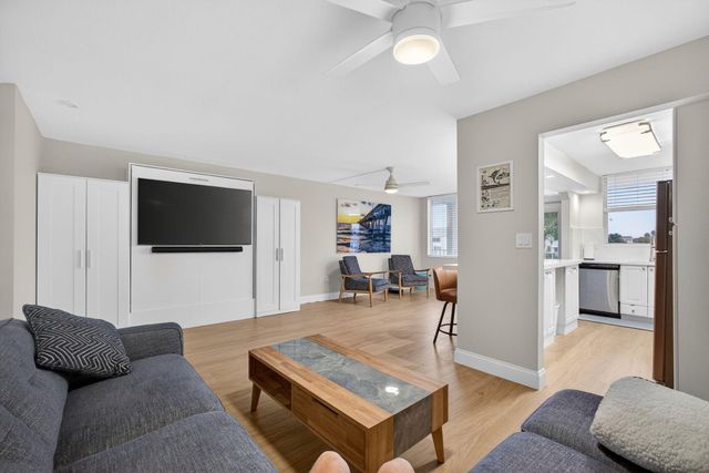 108 Paradise Harbour Boulevard 305, North Palm Beach, FL 33408