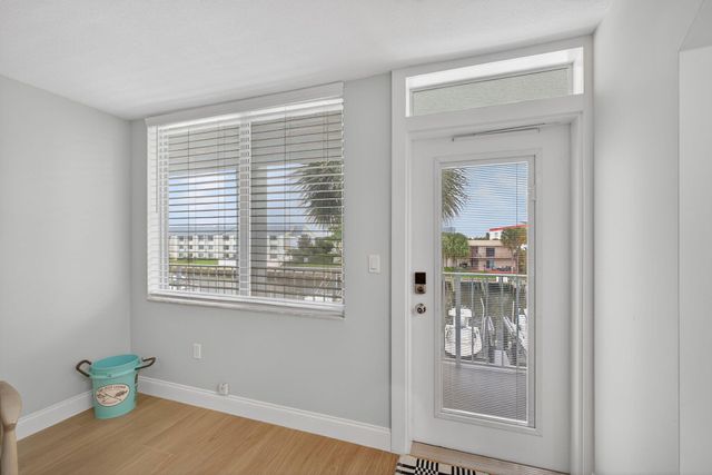 108 Paradise Harbour Boulevard 305, North Palm Beach, FL 33408