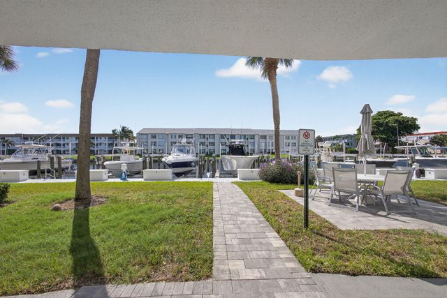 108 Paradise Harbour Boulevard 305, North Palm Beach, FL 33408