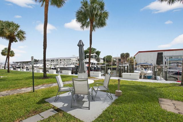 108 Paradise Harbour Boulevard 305, North Palm Beach, FL 33408