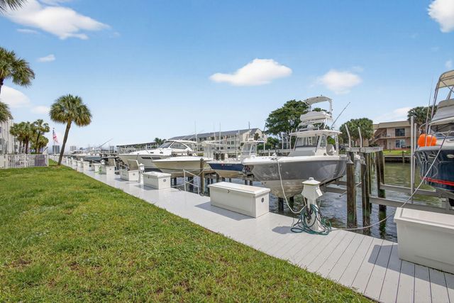 108 Paradise Harbour Boulevard 305, North Palm Beach, FL 33408