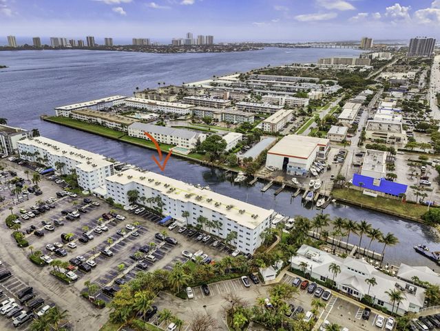 108 Paradise Harbour Boulevard 305, North Palm Beach, FL 33408