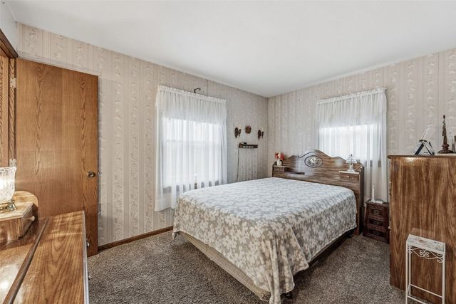 5918 Sharon Lane NW, Cedar Rapids, IA 52405