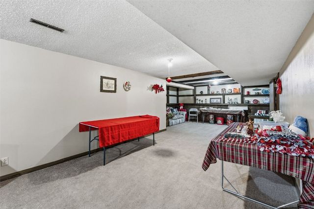 5918 Sharon Lane NW, Cedar Rapids, IA 52405