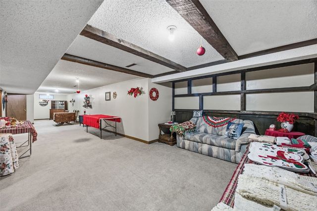 5918 Sharon Lane NW, Cedar Rapids, IA 52405