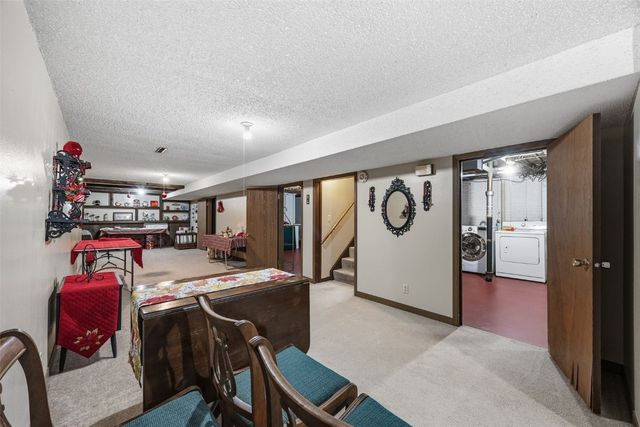 5918 Sharon Lane NW, Cedar Rapids, IA 52405