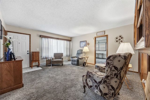 5918 Sharon Lane NW, Cedar Rapids, IA 52405