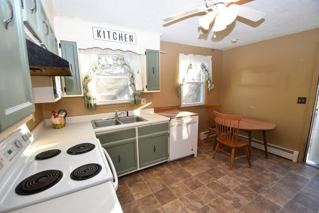 28 Hickory Road, Colchester, CT 06415