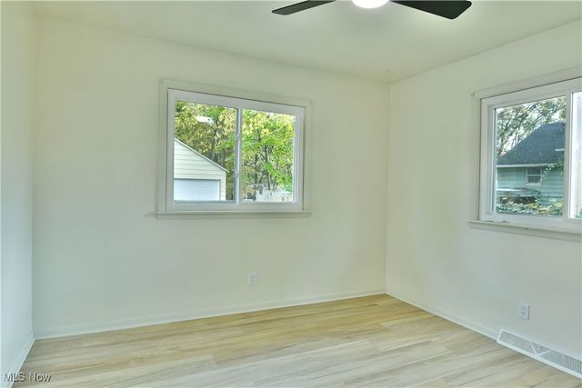 1524 Vernon Avenue NW, Warren, OH 44483