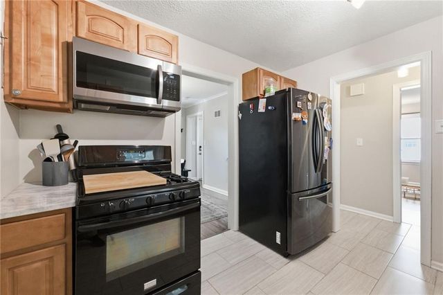 1000 W 84th Street, Kansas City, MO 64114