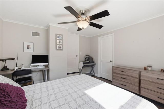 1000 W 84th Street, Kansas City, MO 64114