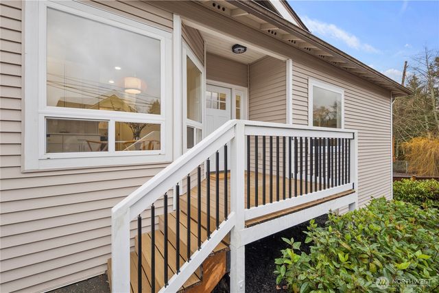 15604 48th Pl W, Edmonds, WA 98026