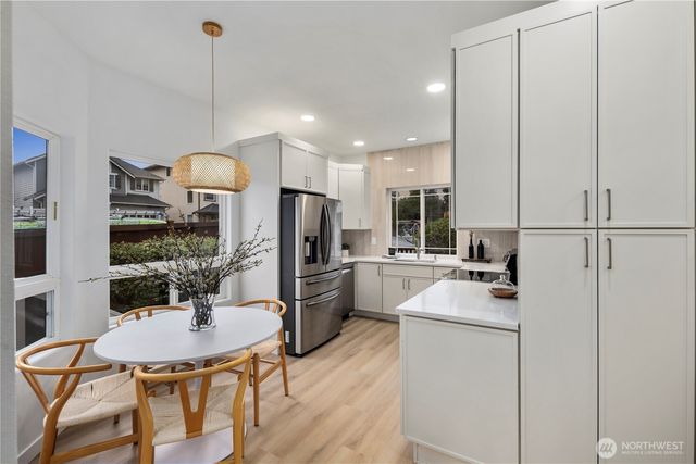 15604 48th Pl W, Edmonds, WA 98026