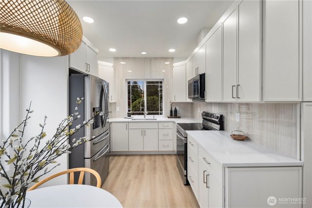 15604 48th Pl W, Edmonds, WA 98026