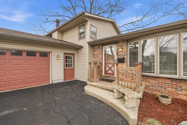 1213 Adrian Boulevard, Fort Atkinson, WI 53538