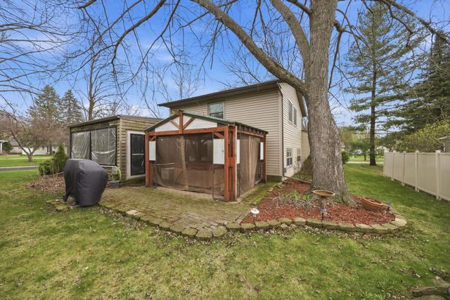 1213 Adrian Boulevard, Fort Atkinson, WI 53538
