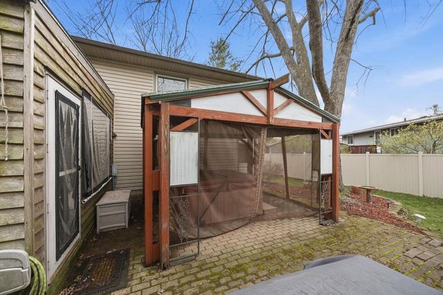 1213 Adrian Boulevard, Fort Atkinson, WI 53538