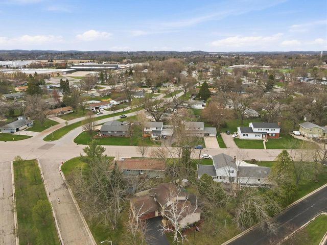1213 Adrian Boulevard, Fort Atkinson, WI 53538