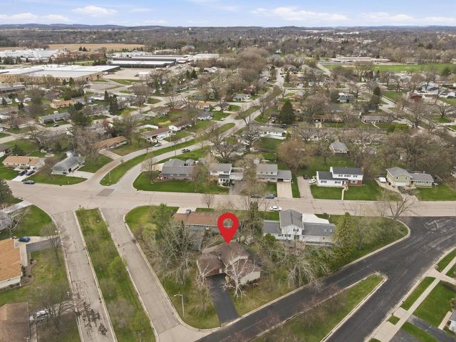 1213 Adrian Boulevard, Fort Atkinson, WI 53538