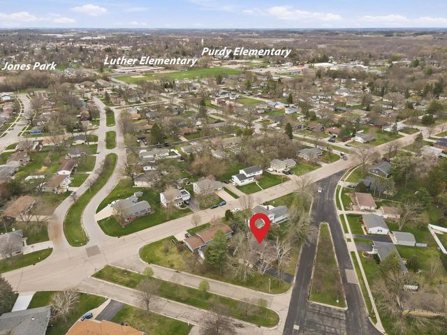 1213 Adrian Boulevard, Fort Atkinson, WI 53538