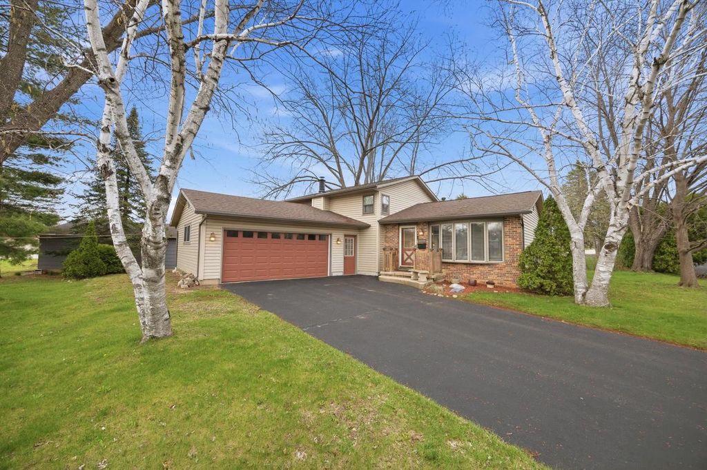 1213 Adrian Boulevard, Fort Atkinson, WI 53538
