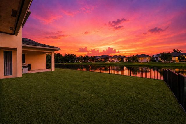 10432 N LAGO VISTA Circle, Parkland, FL 33076