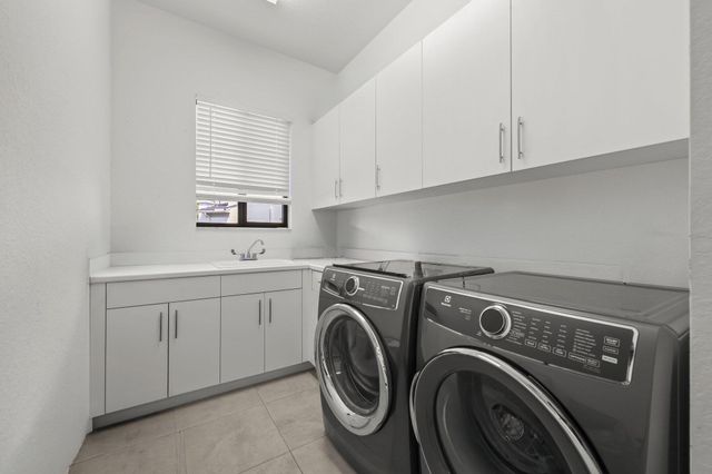 10432 N LAGO VISTA Circle, Parkland, FL 33076