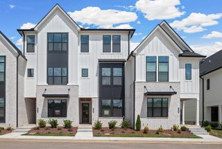 2068 Conductor Ln, Thompsons Station, TN 37179