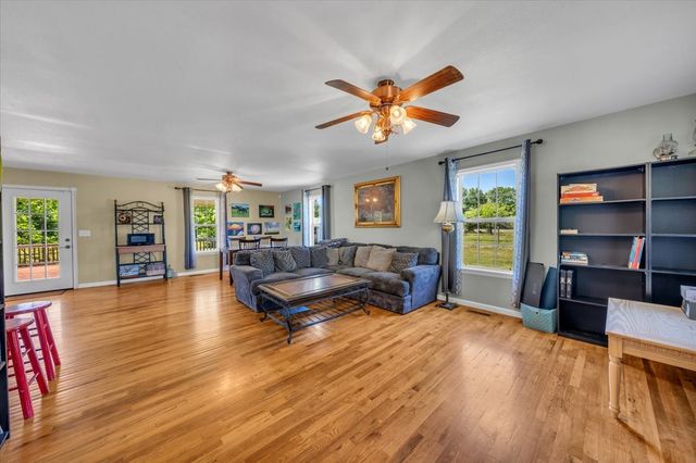 351 Old Prospect Rd, Woodbury, TN 37190