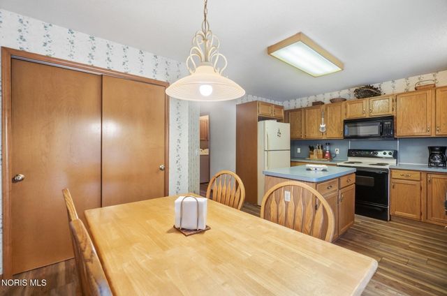 119 Sandbury Court, Holland, OH 43528