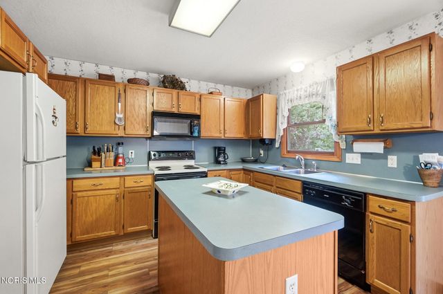 119 Sandbury Court, Holland, OH 43528