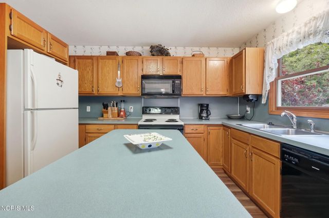 119 Sandbury Court, Holland, OH 43528
