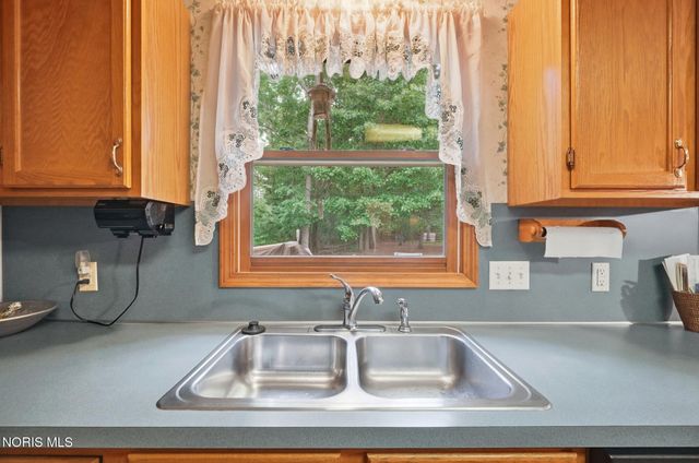 119 Sandbury Court, Holland, OH 43528
