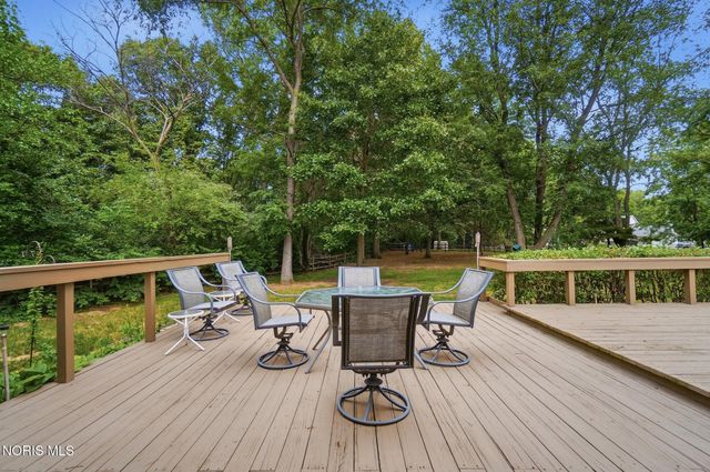 119 Sandbury Court, Holland, OH 43528