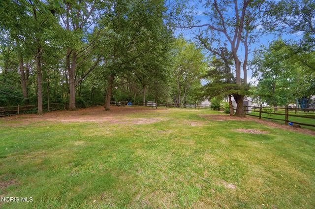 119 Sandbury Court, Holland, OH 43528
