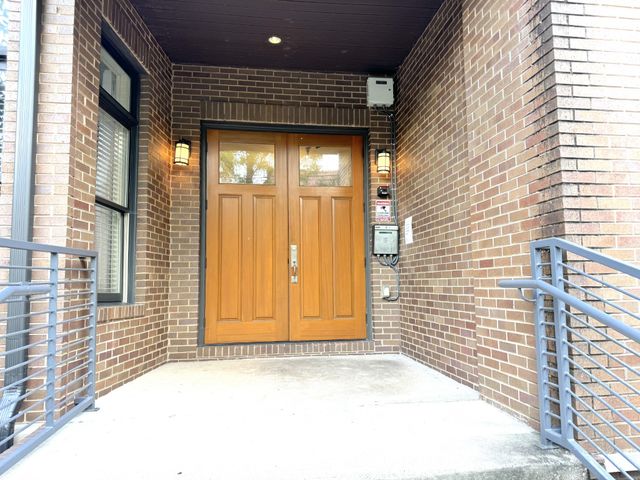 1706 18th Ave S Ste 109, Nashville, TN 37212