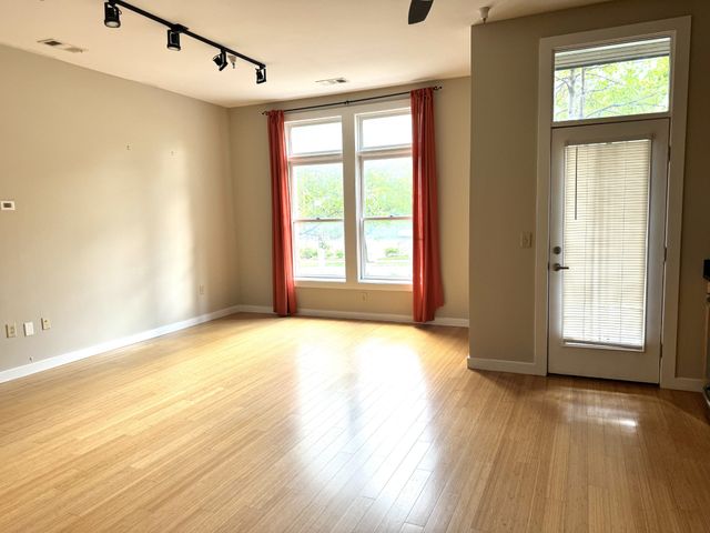1706 18th Ave S Ste 109, Nashville, TN 37212