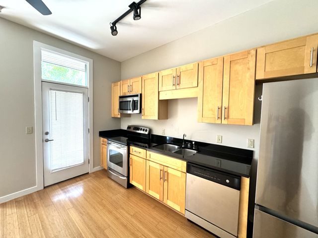 1706 18th Ave S Ste 109, Nashville, TN 37212