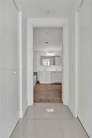 1300 Brickell Bay Dr 1704, Miami, FL 33131