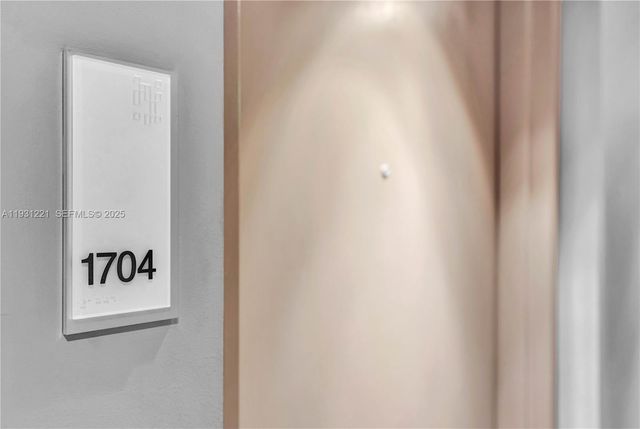 1300 Brickell Bay Dr 1704, Miami, FL 33131