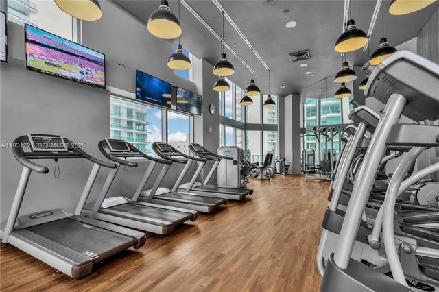 1300 Brickell Bay Dr 1704, Miami, FL 33131