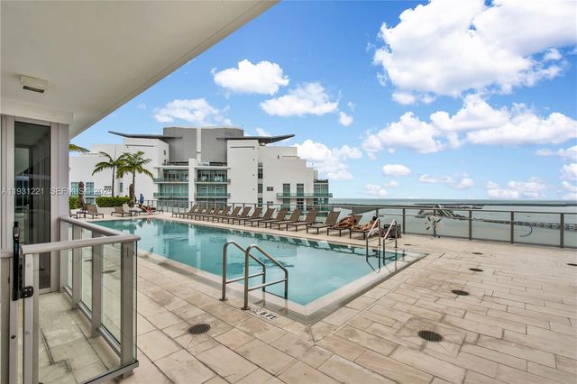 1300 Brickell Bay Dr 1704, Miami, FL 33131