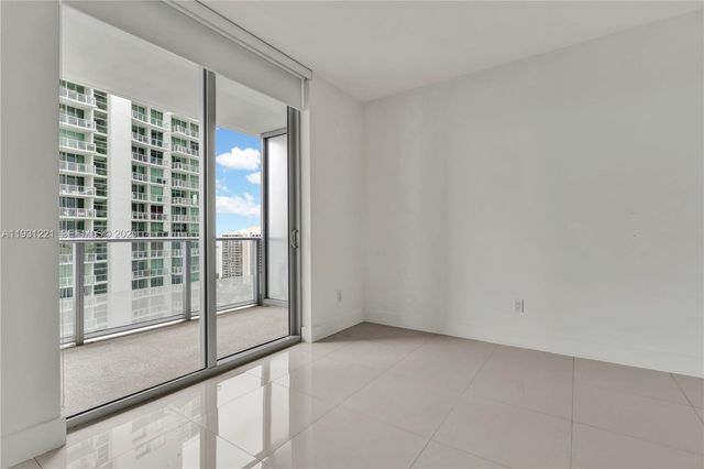 1300 Brickell Bay Dr 1704, Miami, FL 33131
