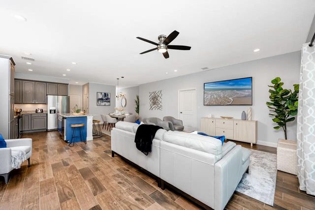 920 8TH AVENUE NW, Largo, FL 33770